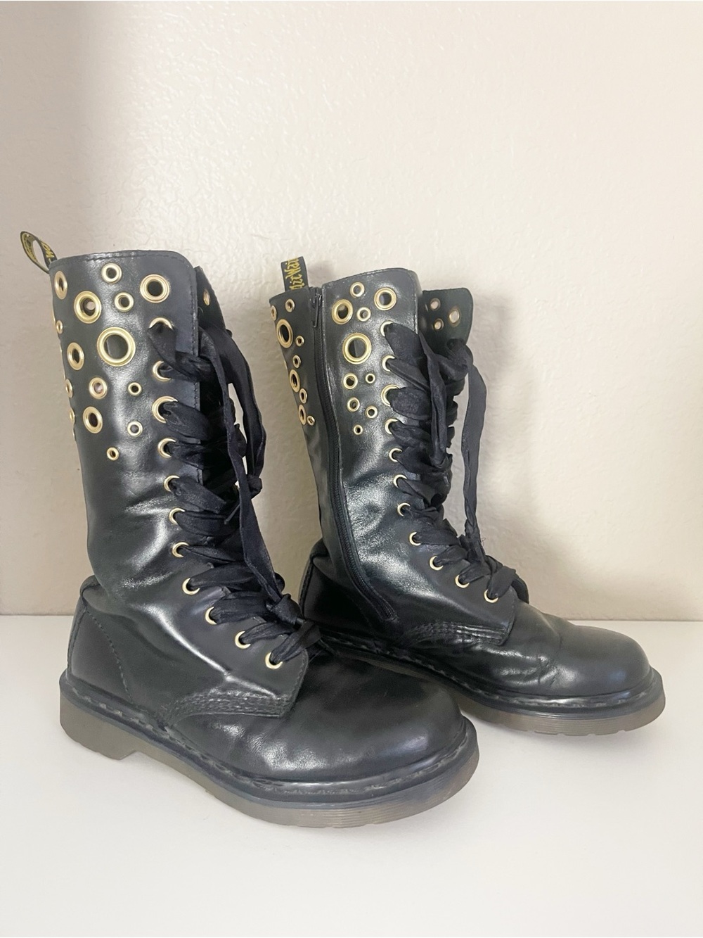 Vintage Dr. Martens tall Johari Combat Boot with gold-tone grommets grunge 8 - Picture 11 of 14